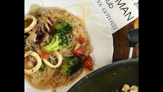 Соте из морепродуктов в устричном соусе с фунчозой Соте из морепродуктов в устричном соусе с фунчозой