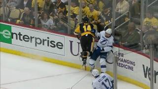 Johnson leaves game after taking knee-to-knee hit from Kunitz