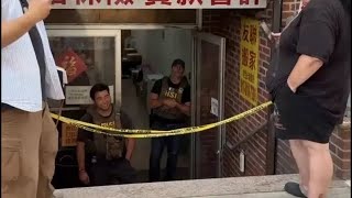 特朗普和伊朗都声称自己完全控制了霍尔姆斯海峡!司法部公布了超千人假结婚团伙华裔成员名单!国土安全调查局和ICE扫荡八大道华社细节公布|云瞳看世界·纽约晚报 8月13日