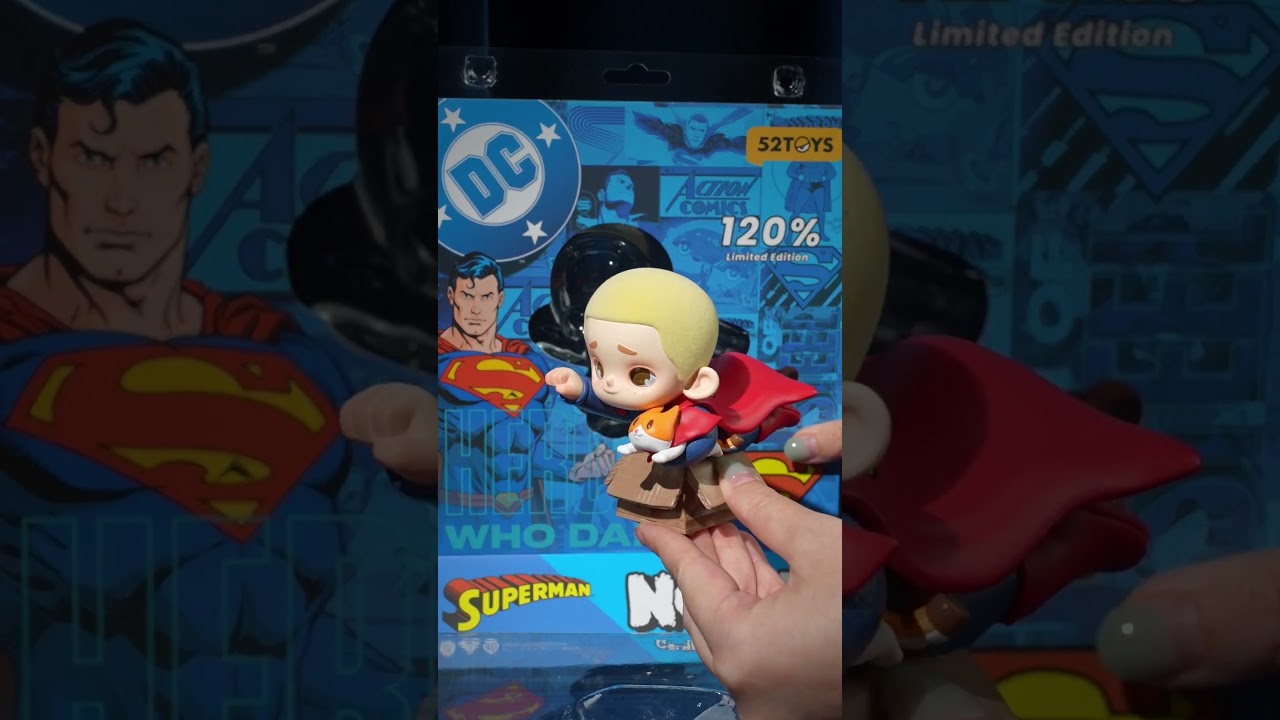 NOOK 120% Limited Edition - Cardboard Superman  