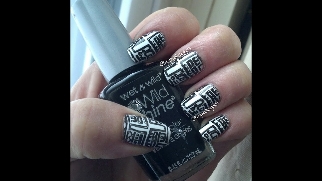 Stamping: Konad Black vs black polish