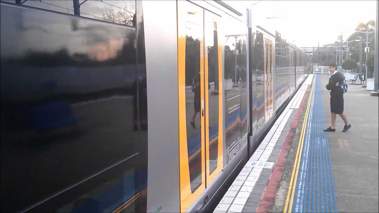 cityrail-oscar-h4-47-arriving-departing-east-hills-railway-station