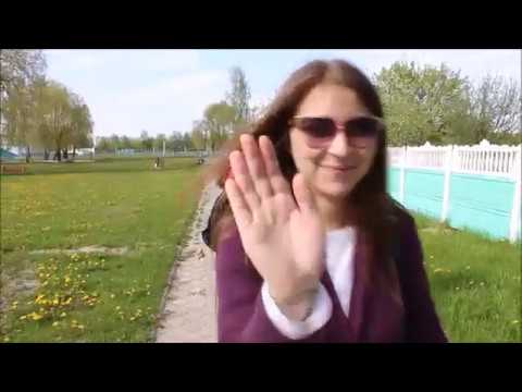 Как узнать песню из видео на youtube. Песни использованные в видео. Песни использованные в видео. Как загрузить свою музыку в тик ток. Девушка с бас гитарой.