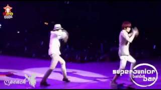 20091212 Super Show II 2 in Nanjing - Beautiful DongHae's solo