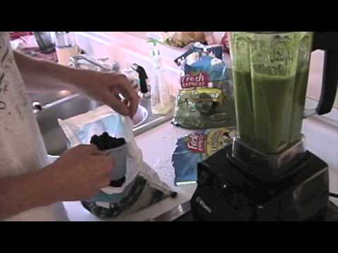 green-smoothie-made-with-the-vitamix-5200