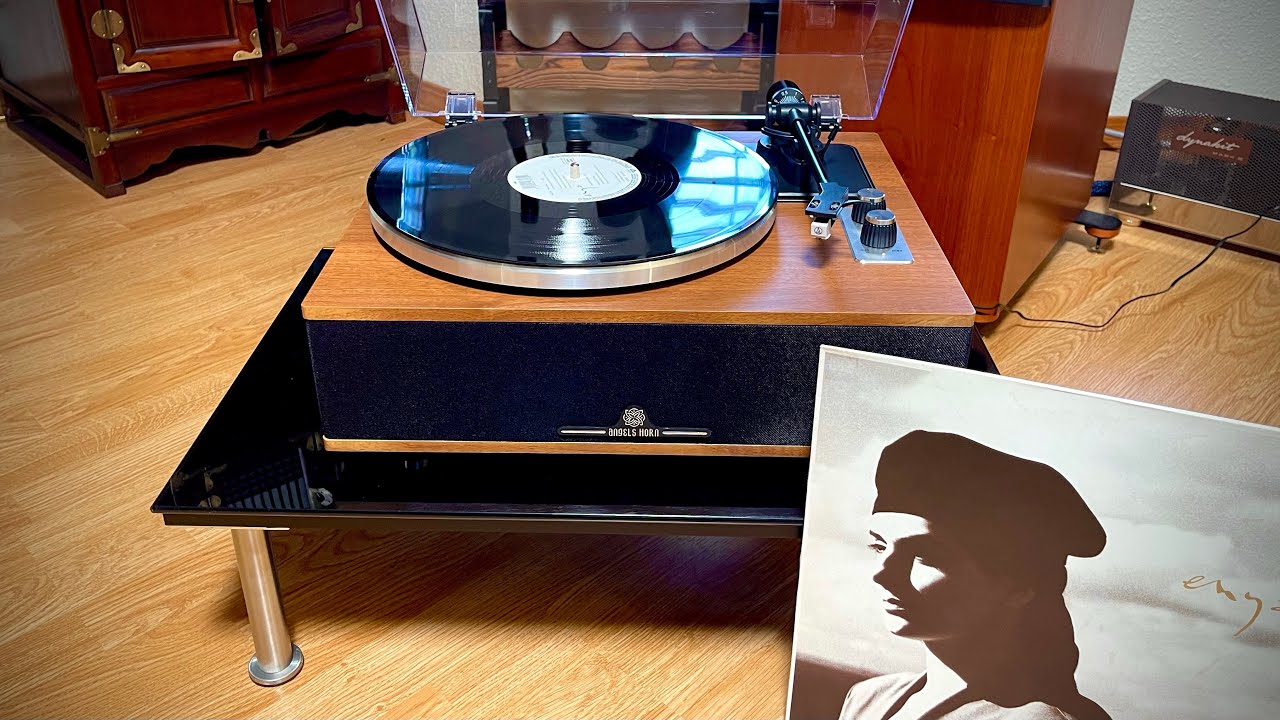 이거 하나만 있으면 훌륭한 ￼오디오 세팅이 부럽지 않네요.