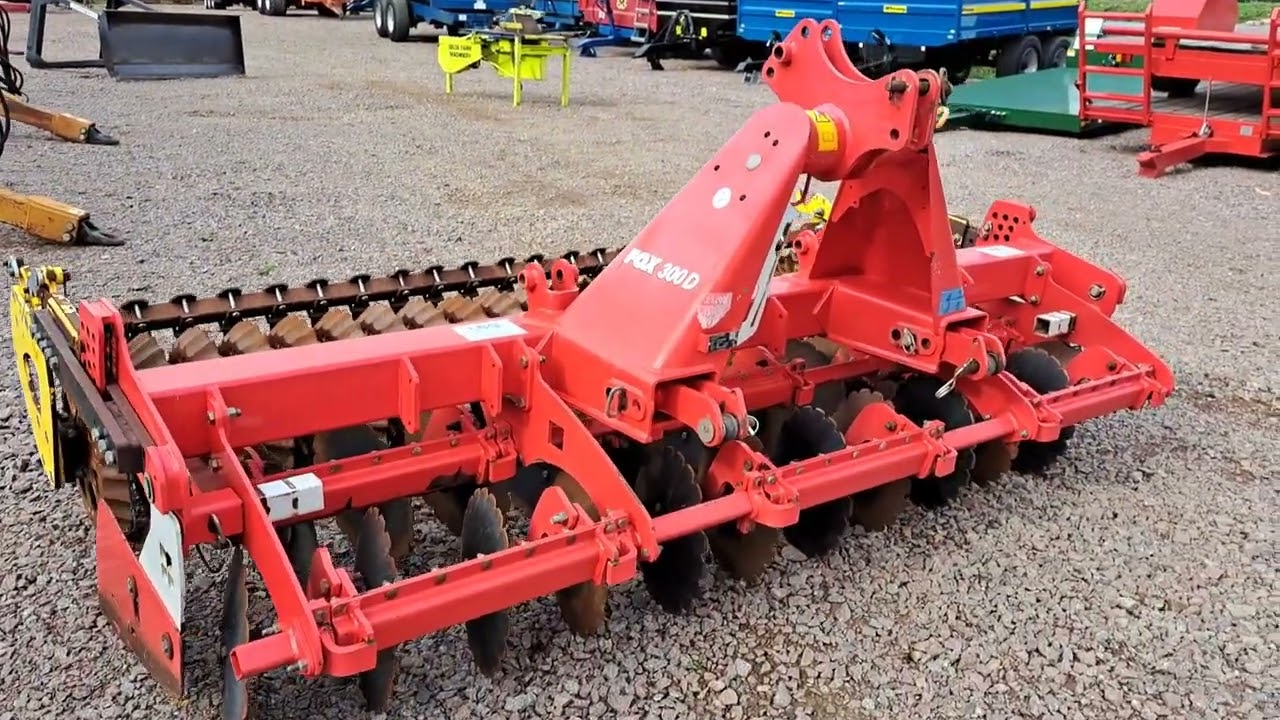 POTTINGER FOX 300 3 metre mounted Shortdisc - Walkaround