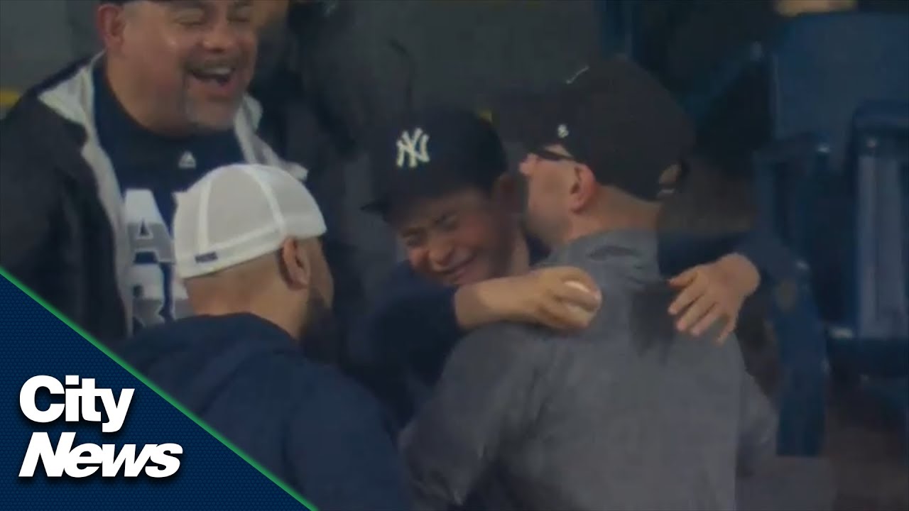 Blue Jays home run ball gifted to young Yankees fan