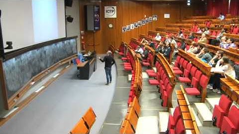 Isoperimetric Problems and Minimal Surfaces - Claudio Arezzo - 2015