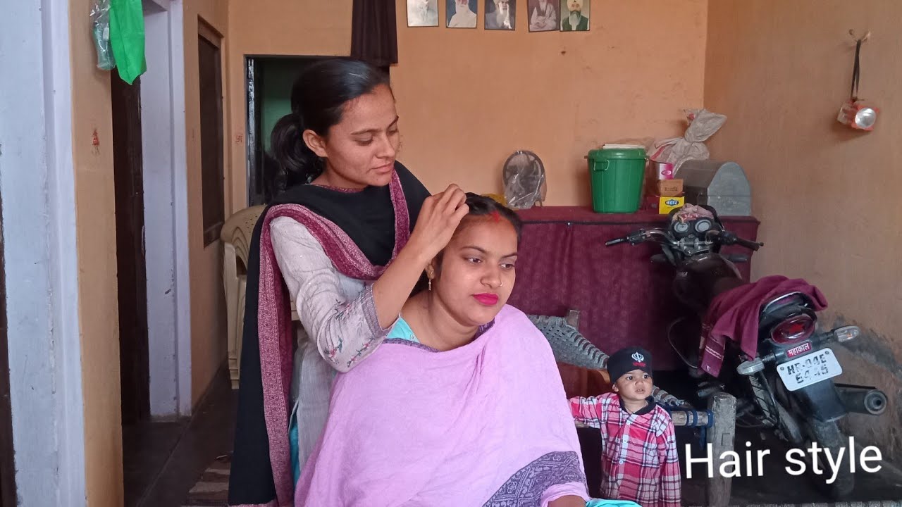Aaj bhabhi ka bahut hi sunder sa hairstyle bnaya 😀😀