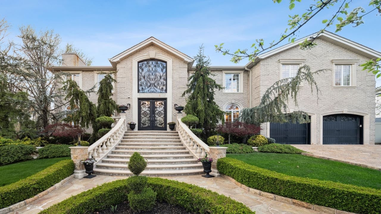 85 Uncas Ave, Staten Island, NY 10309