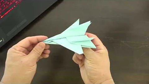 おりがみで紙飛行機をかっこいい