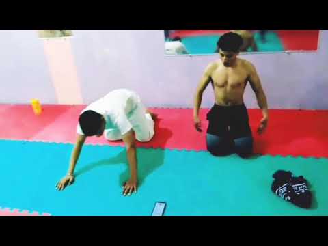 تحدي 100ضغط بيني وبين اخي ايمن شهاهد لن يفوتك 