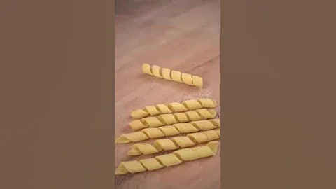 5 Pasta Shapes You Can Make by hand with a Semolina-Water Pasta Dough #pasta #freshpasta #pastalover