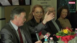 Egy Kávé Micivel A Szóvivők