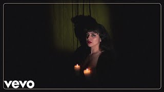 Video thumbnail of "Mon Laferte - Se Me Va A Quemar El Corazón (LETRA)"