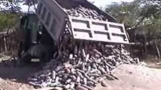 ladrillos ecologicos hecho de botellas PET