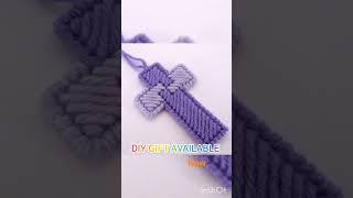 DIY Christmas Plastic Canvas GIFT available