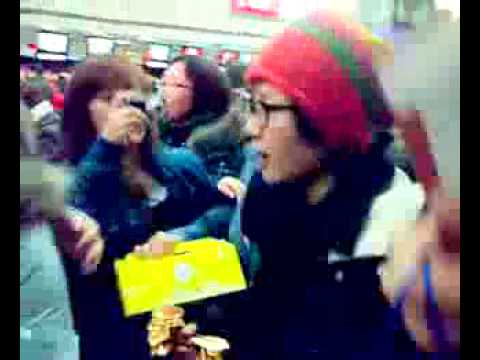 周筆暢09116上海接機－BY龍親06哈哈（BH男親）