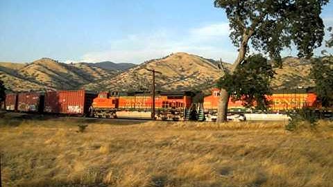 Southbound BNSF Railroad mixed freight train approaching Tehachapi Loop 9-2011