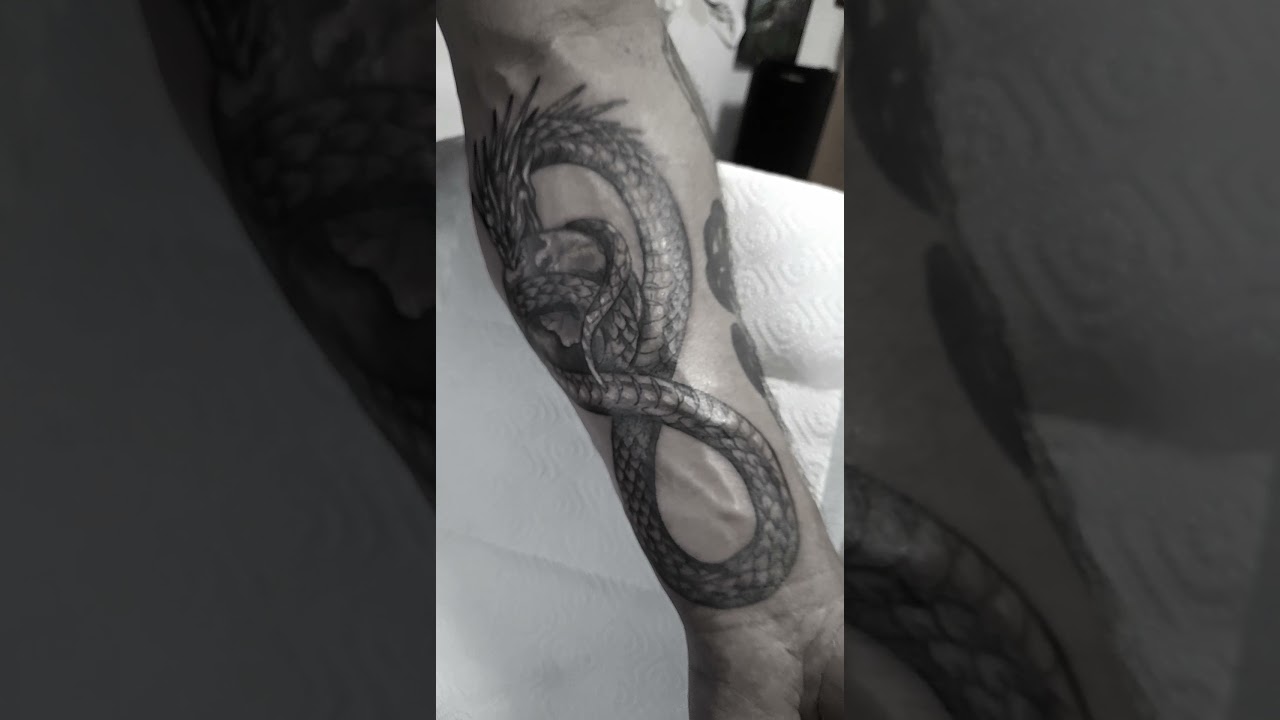 УРОБОРОС ТАТУ