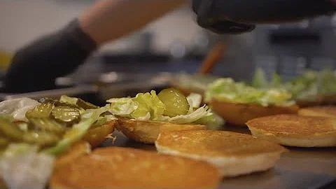 California bill could exempt certain restaurants from minimum wage boost