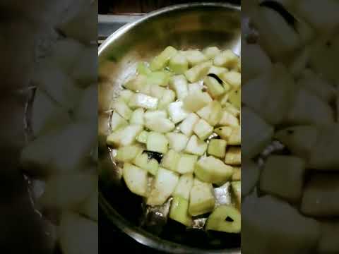 وایج بادمجان غذا گیلانی همه مواد گذاشتم فقط آخر سر آب نارینج نصف لیوان