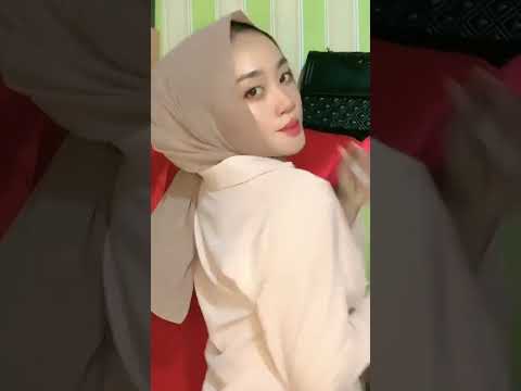 Hijab buka baju