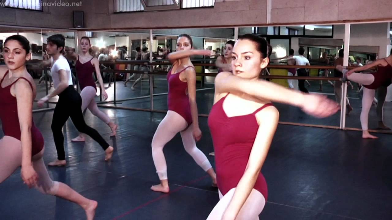 Percorsi Di Danza Napoli Lezione Di Danza Contemporanea Con Maria