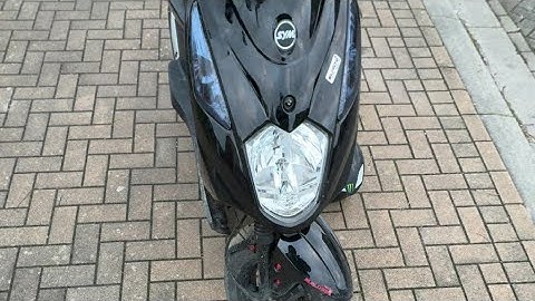 SURRON MET VUURWERK (illegaal)