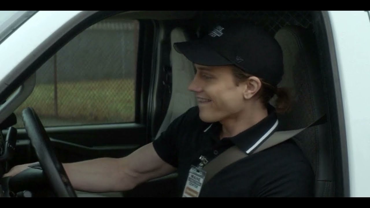Ace helps Carson Drew to get out of prison [1x12]