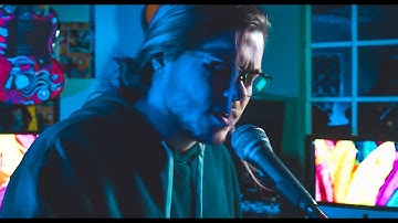 Kimon Rayne - Feathers (Live Performance)