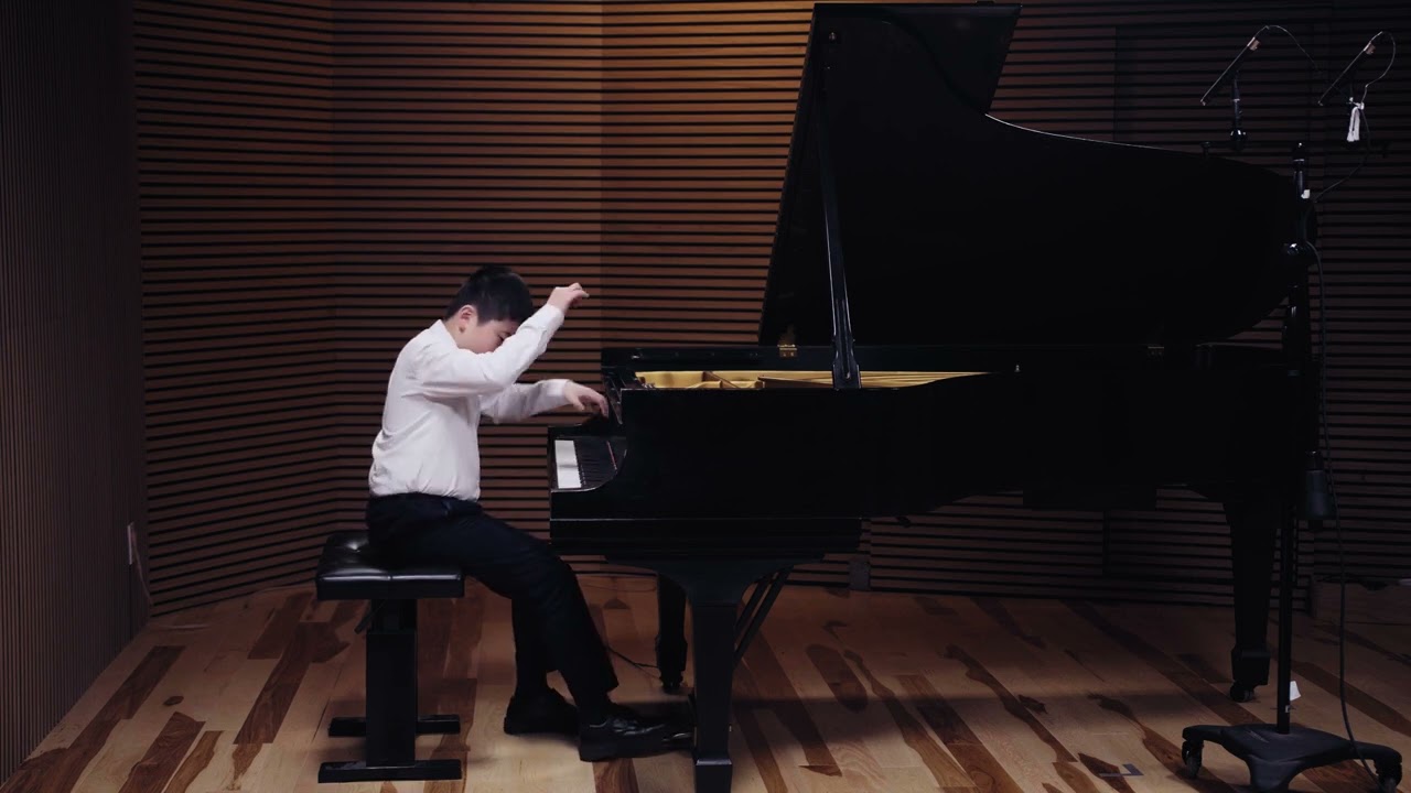 Austin Chan(9)-Chopin Etude Op.10 No.5, Bach English Suite No.2 Prelude, and Chopin Variations Op.12