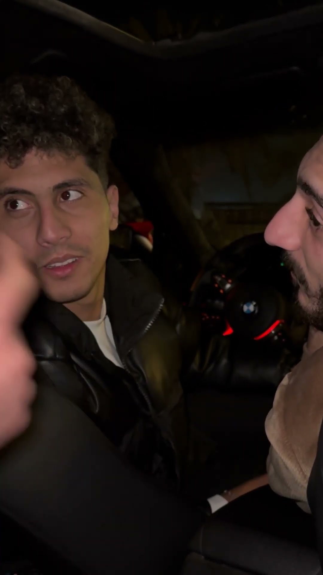 لما تبهدل صحابك عشان معاك عربيه ??