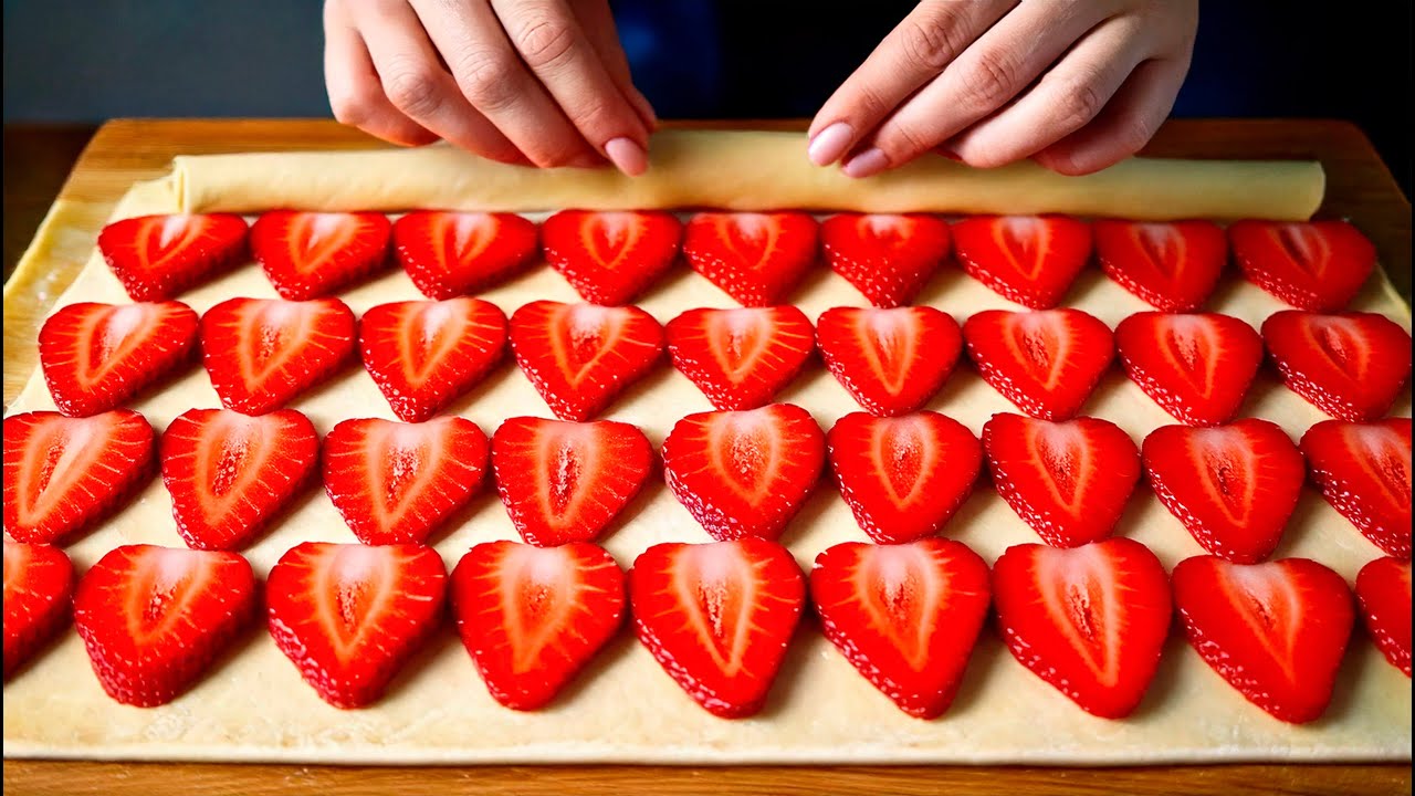 Идеальный десерт из слоеного теста и клубники, которым я удивила всех своих гостей!