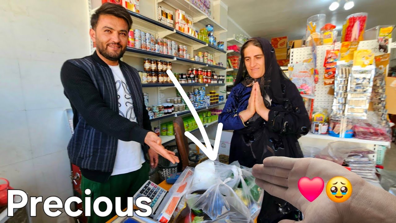 Мы с лавочником подарили Рукайе самые дорогие вещи.