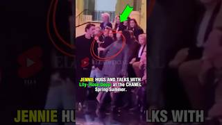 Download Lagu JENNIE HUGS LILY ROSE DEPP BIJ PARIS FASHION WEEK 😱 #jennie #lilyrose #chanel MP3 Download Lagu JENNIE HUGS LILY ROSE DEPP BIJ PARIS FASHION WEEK 😱 #jennie #lilyrose #chanel MP3