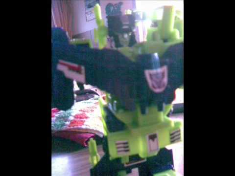 devastator movie vs devastator g1