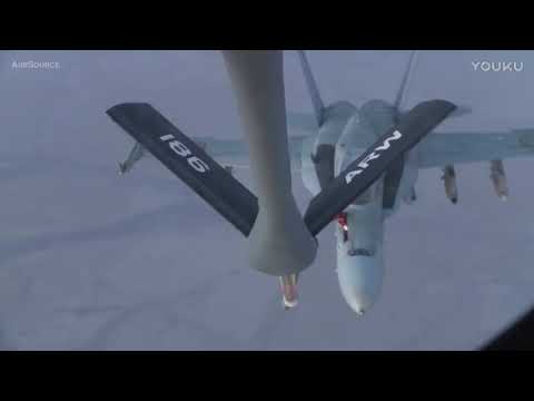 美国海军F 18C战斗机 接受KC 135加油机 空中加油