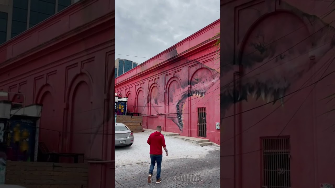 Cool building mural! 🖌🖌 