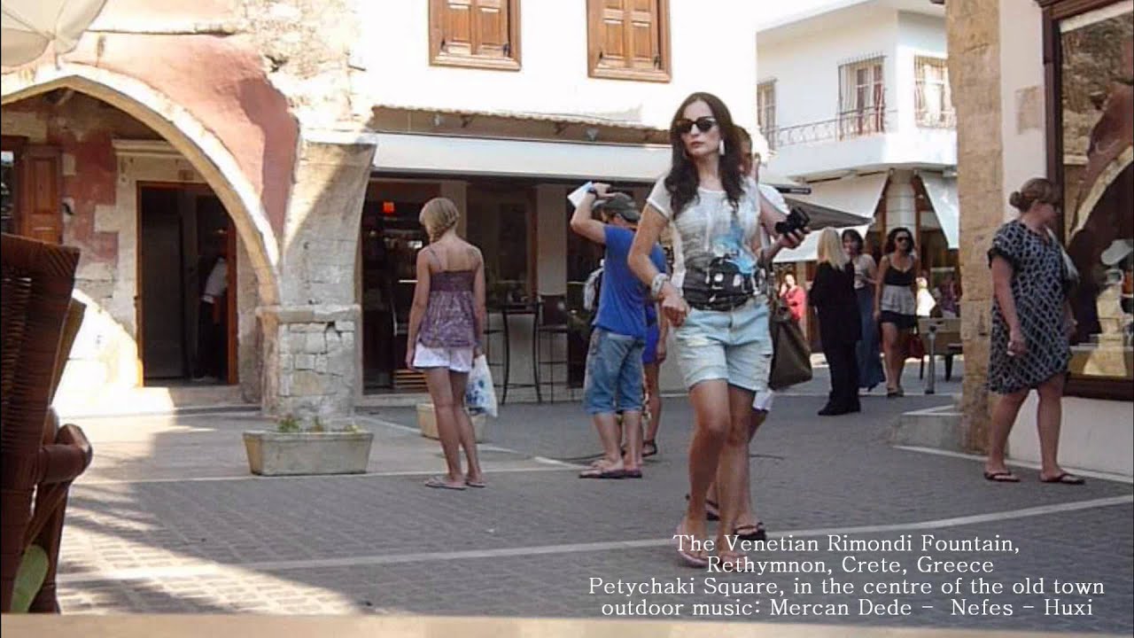 Petychaki Square - The Venetian Rimondi Fountain, Rethymnon, Crete, Greece.