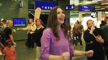 HILLINGER - Human Motion Tracking and Gesture Recognition - Interactive Digital Signage