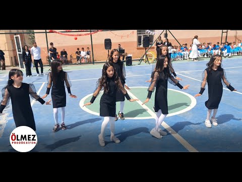 23 Nisan kız çocukların  dans gösterileri
