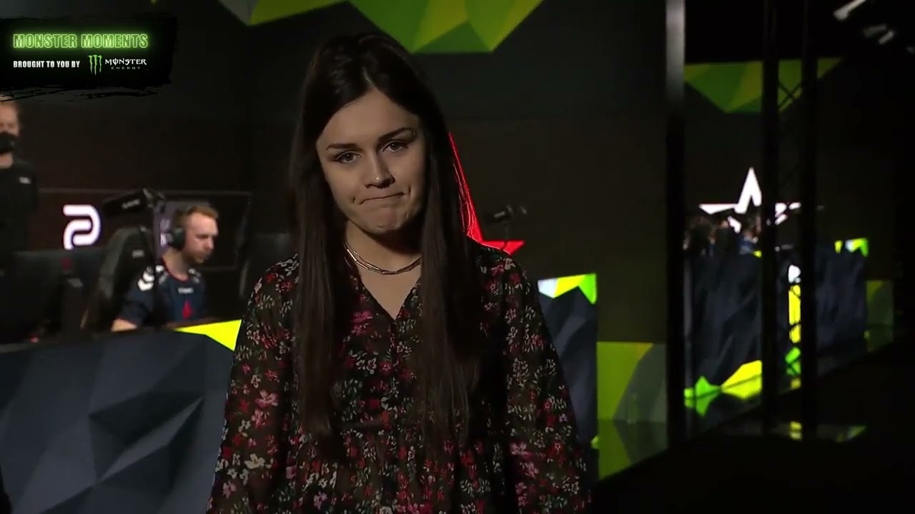 Heccu waiting for the desk to stop talking top moments game | (CS:GO)