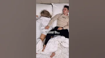 لما تنامي مع حبيبك ينسيكي النوم 