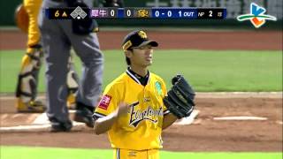 20130817 CPBL 犀牛VS象 6上 黃仕豪精采守備, 刺殺胡金龍