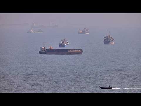 Трамп грозит разбомбить Оман, если тот помешает переговорам США и Ирана по Ормузскому проливу
