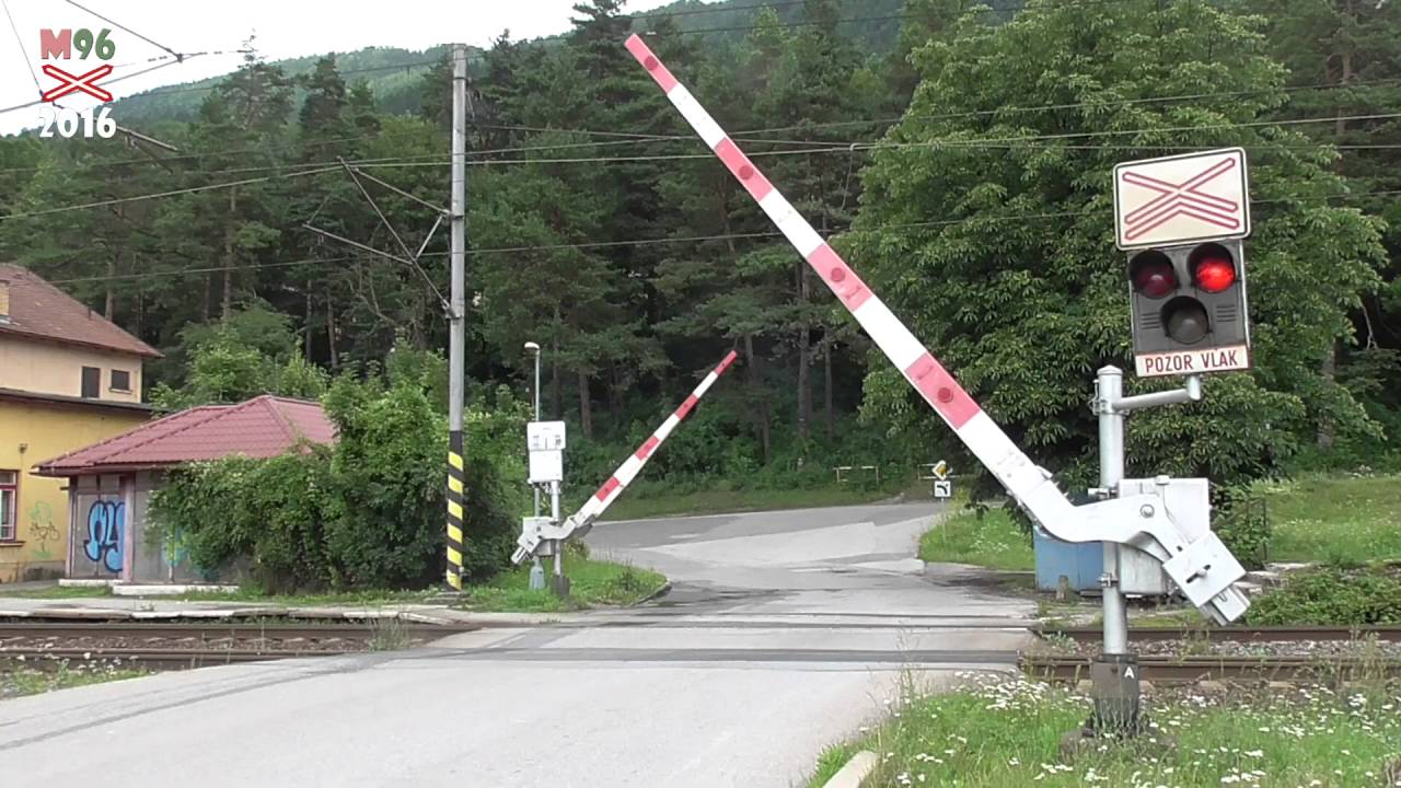 Železničné priecestie Ružomberok-Rybárpole (SK) - 30.7.2016 / Železniční přejezd / Railroad crossing