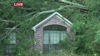Tree falls on home in Greenbrier during Tuesday night storm