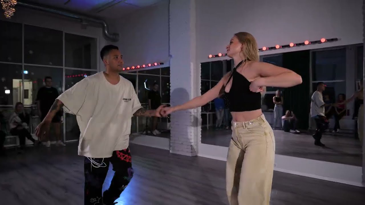 Bachata with Jeremy & Kelli / 1000 COSAS - Roman & Dama